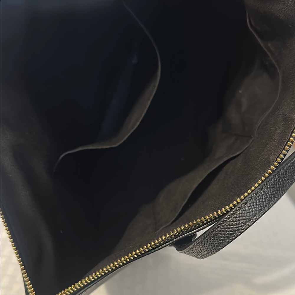 #359 Coach Black Tote with Sleek Leather Design - Picture 7 of 11